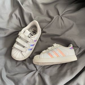 ADDIDAS SNEAKERS
